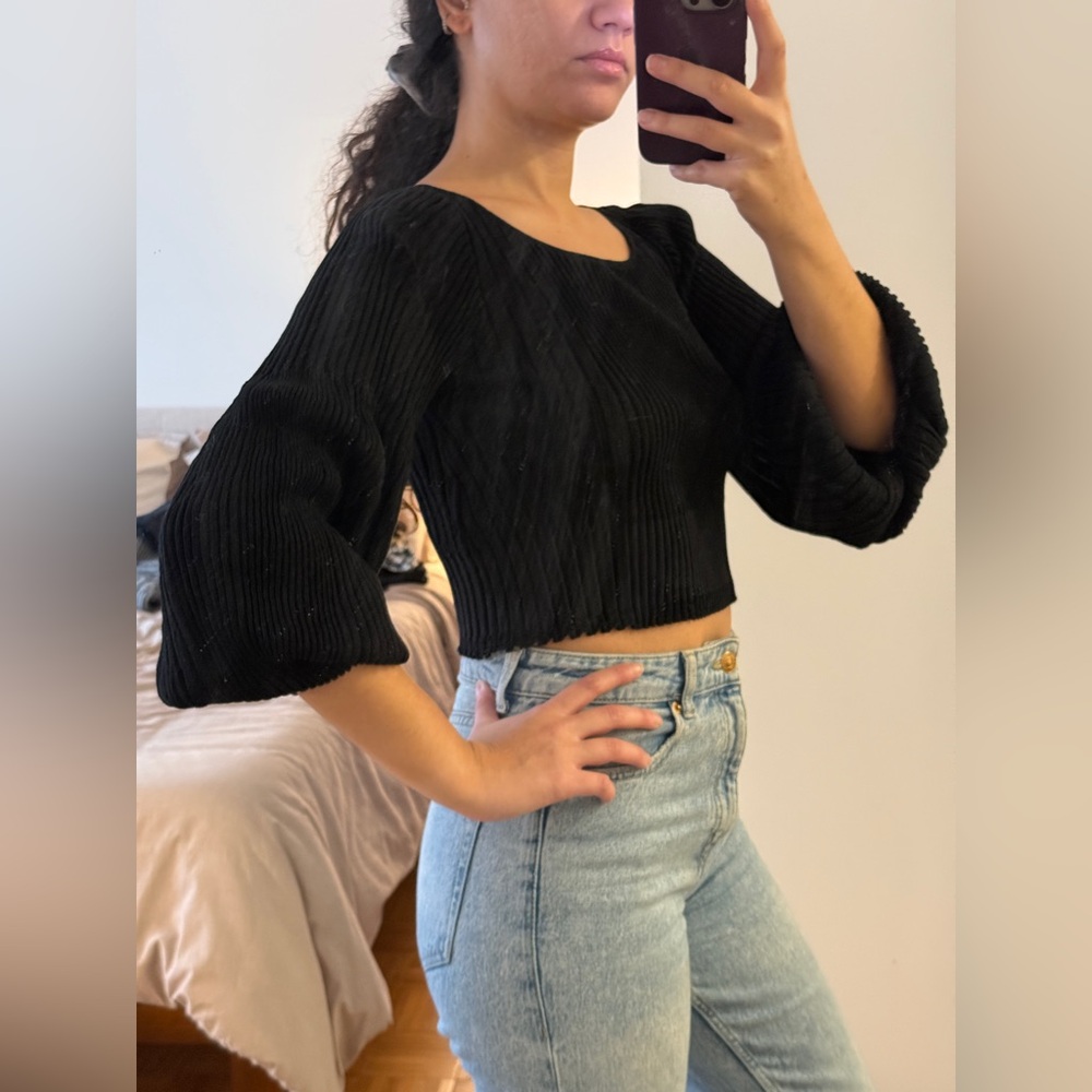 Black Ribbed Balloon Sleeve Top